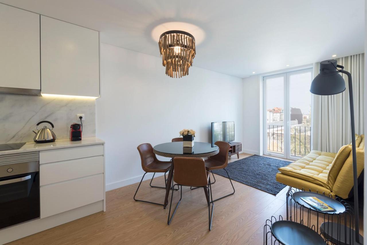 Lovelystay - Central Flat W/ Ac & Balcony Porto Exterior photo