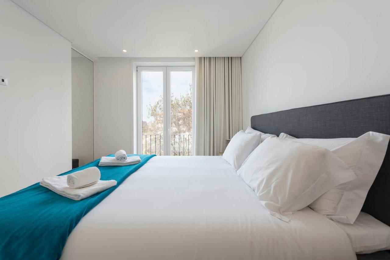 Lovelystay - Central Flat W/ Ac & Balcony Porto Exterior photo